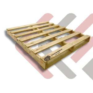 Estiba de madera usada tipo repisa para operaciones logísticas y almacenamiento